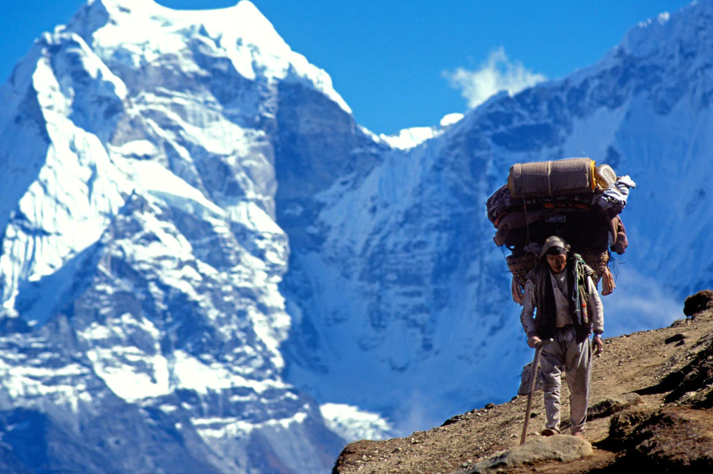 Tak Ada Orang yang Bisa Mendaki Everest Tanpa Mereka, Begini 12 Fakta di Balik Kehidupan Sherpa