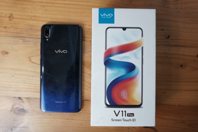 Unboxing Vivo V11 Pro: Sensor Sidik Jari Di Layar Itu Yeay or Nay?