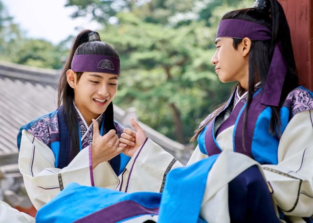 Dwkat dengan Park Seo Joon sejak drama Hwarang nih!