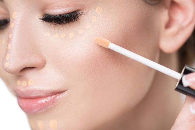 6 Kesalahan Saat Memakai Makeup. Nggak Heran Kamu Dibilang Mau Lenongan