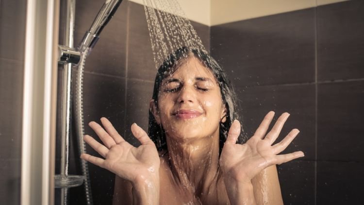 10+ Produk yang Bikin Mandi Shower-mu Naik Level. Makin Bersih dan Kulit Lebih Sip