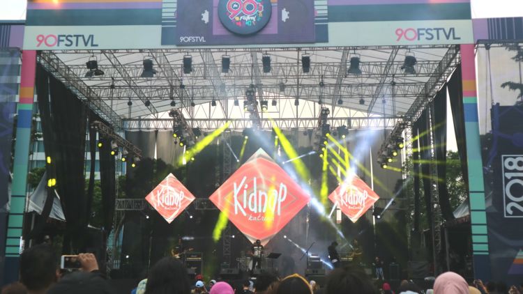 Bersenandung Manis di The 90’s Festival 2018. Lengkap dengan Pernak-pernik 90an yang Khas!