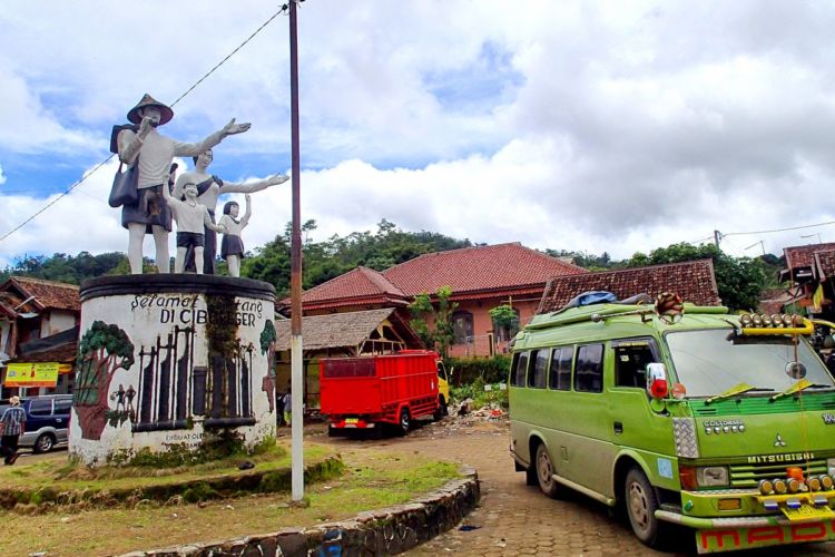 Panduan Backpacker ke Baduy Dalam 2 Hari 1 Malam. Cukup Modal Tiga Ratus Ribu Aja Bisa!