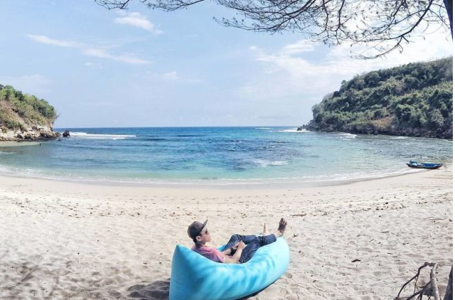 5 Pantai di Blitar Ini Bak Surga Tersembunyi. Yuk Segera Ajak yang Terkasih Liburan ke Sini!