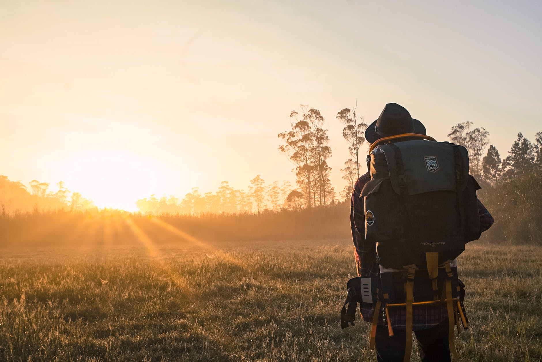 5 Manfaat Kalau Kamu Sering Traveling Sendirian. Serius Deh, Ini Berguna Buat Masa Depan!