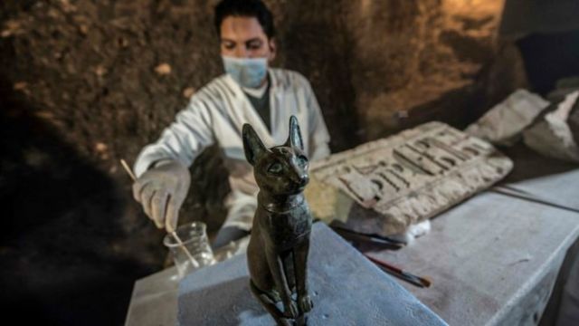 Belasan Mumi Kucing Berusia Ribuan Tahun Baru Saja Ditemukan di Makam Tua. Berikut 9 Penampakannya!