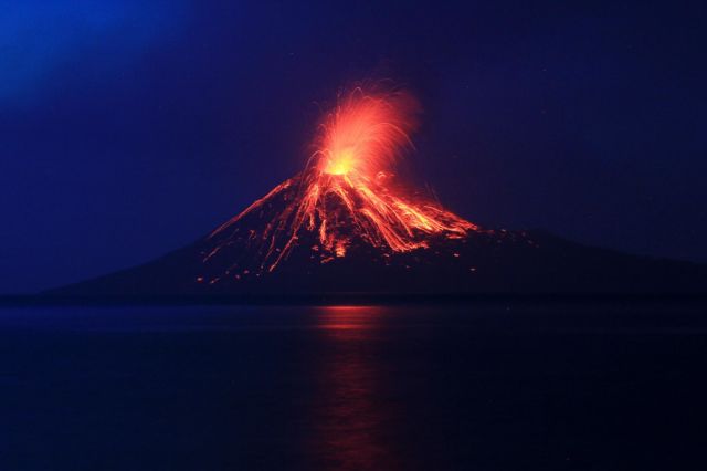 Tanpa Gempa atau Surutnya Air Laut, BMKG Pastikan Tsunami di Selat Sunda Dipicu Erupsi Anak Krakatau