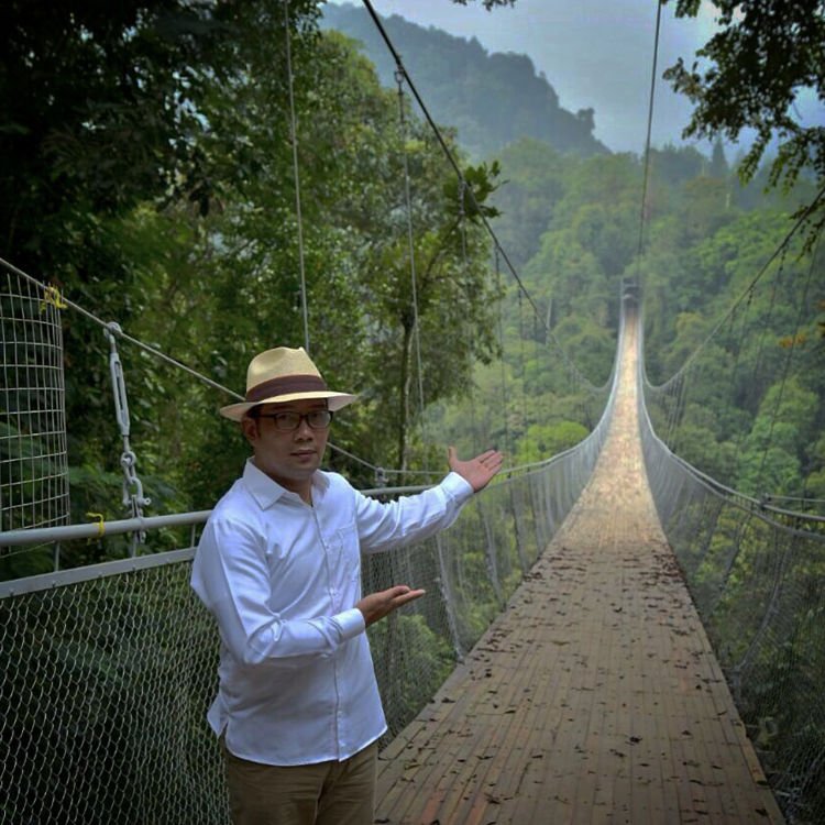 Jembatan Gantung Situ Gunung, Destinasi Instagramable di Sukabumi. Ridwan Kamil Getol Promosi!