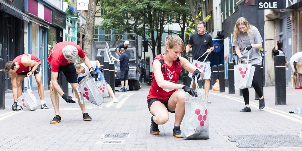 4 Fakta Soal Olahraga ‘Plogging’. Nggak Hanya Sehat, Olahraga Ini Juga Bikin Lingkungan Bersih