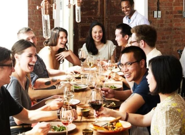 Makan bersama teman-teman