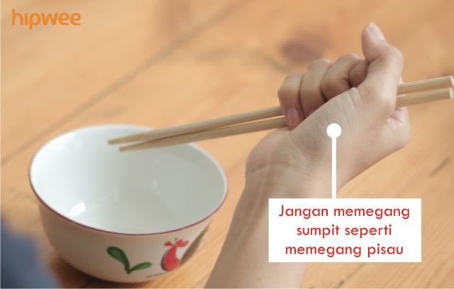 10 Etika Pakai Sumpit yang Berlaku di Jepang. Ternyata Banyak Banget Aturannya Lo