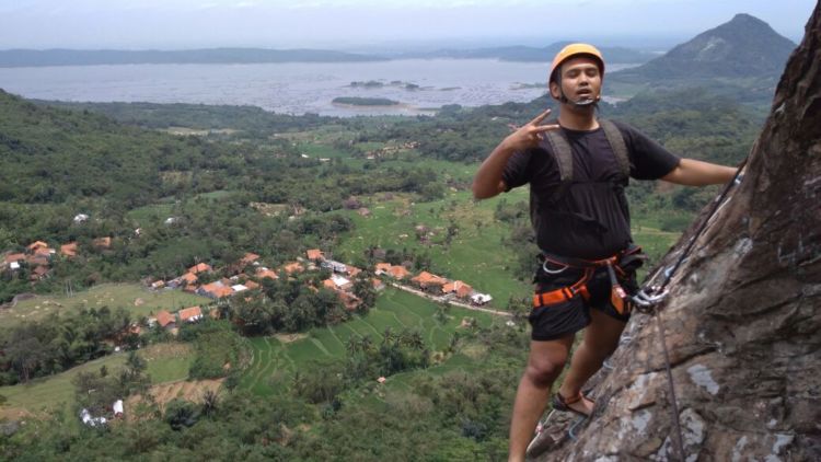 Gunung Parang, Tempat Uji Nyali Si Penakut Ketinggian