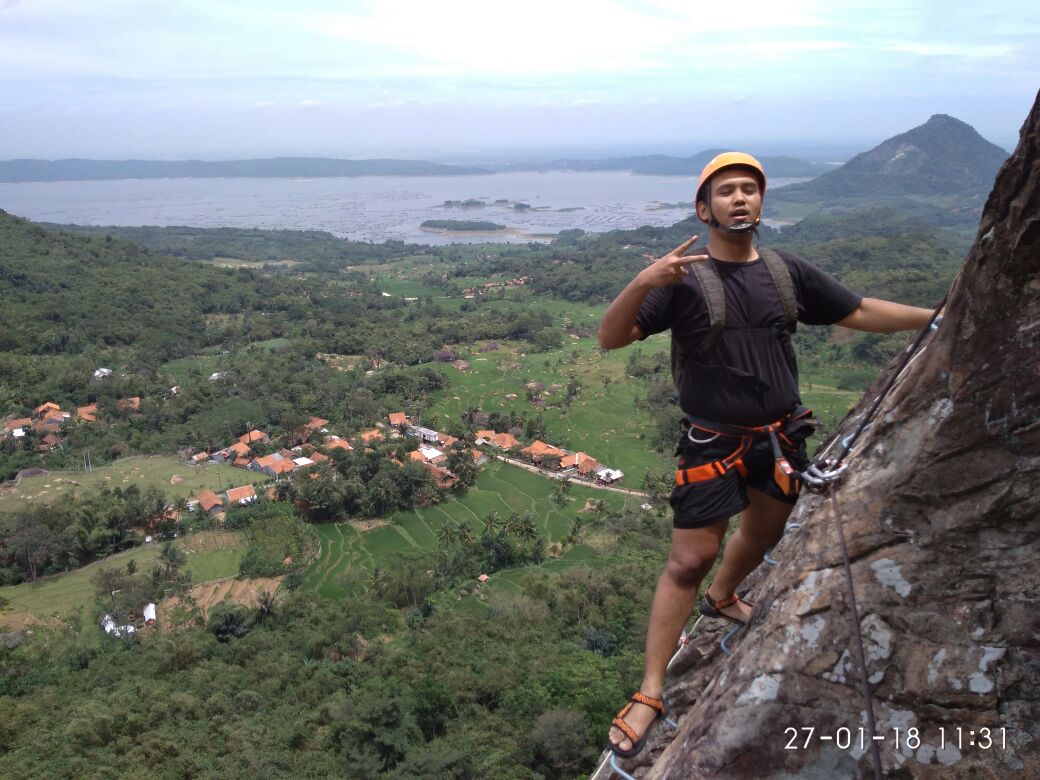 Gunung Parang, Tempat Uji Nyali Si Penakut Ketinggian