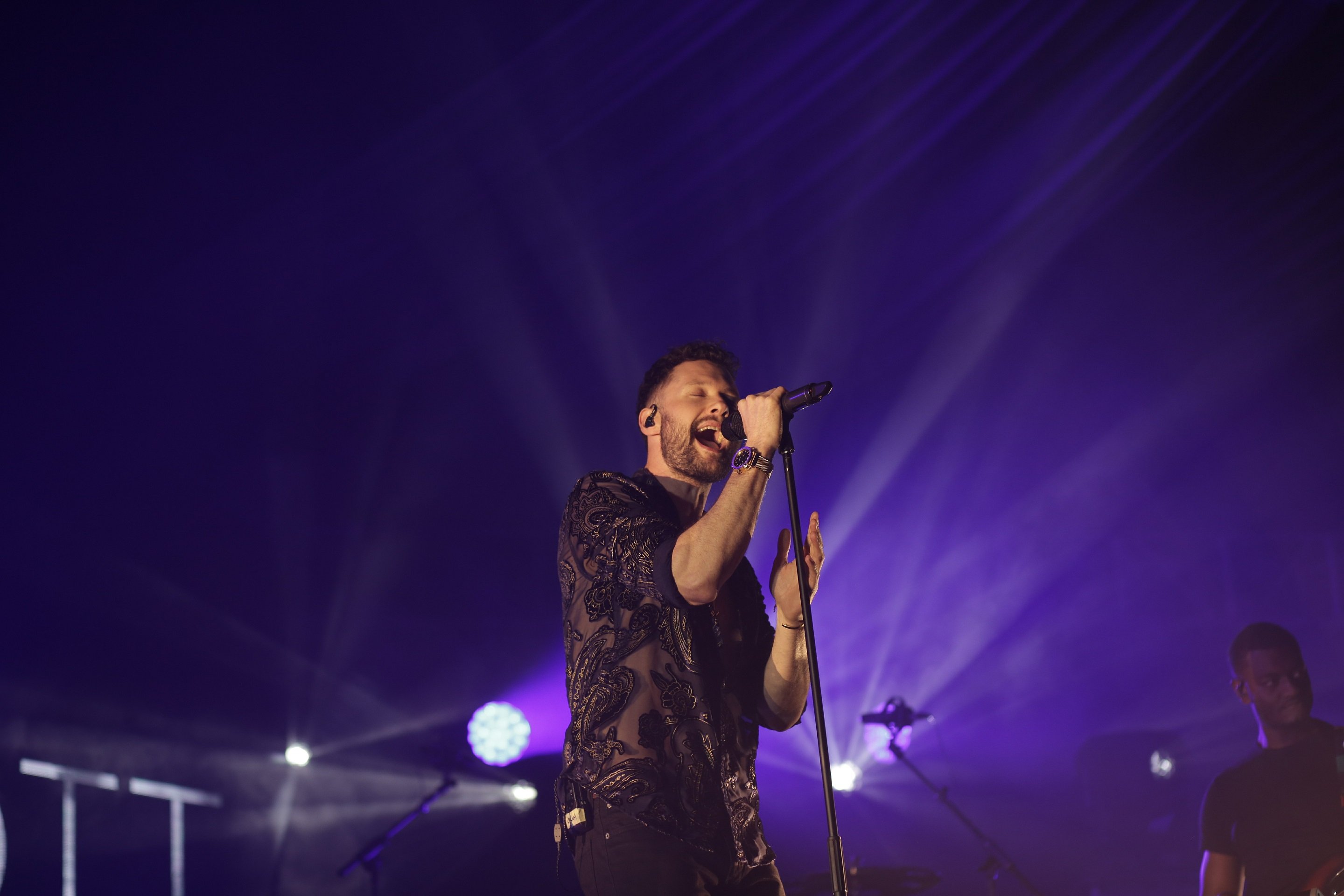 Hangat dan Romantis dari Calum Scott Lewat Konser “Only Human” di Jakarta