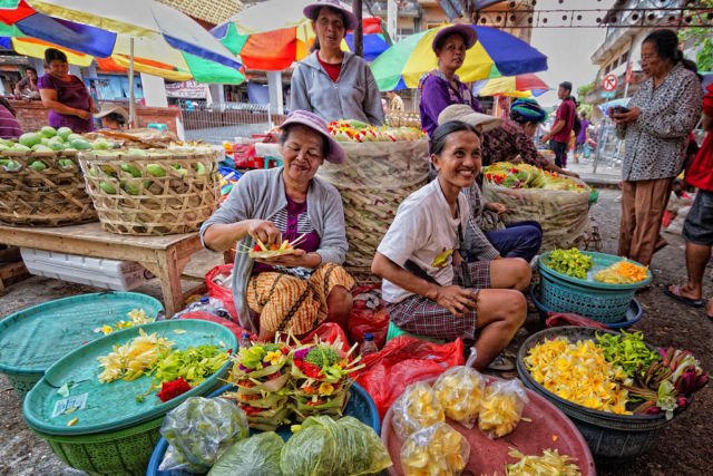 7 Tips untukmu yang Mau Belanja di Pasar Tradisional tapi Nggak Jago Nawar, Takut Ketipu :(