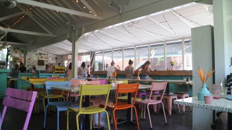 Sea Circus, Cafe Modern yang Instagramable di Bali. Tempatnya Seru dan Dekorasinya Warna-warni!