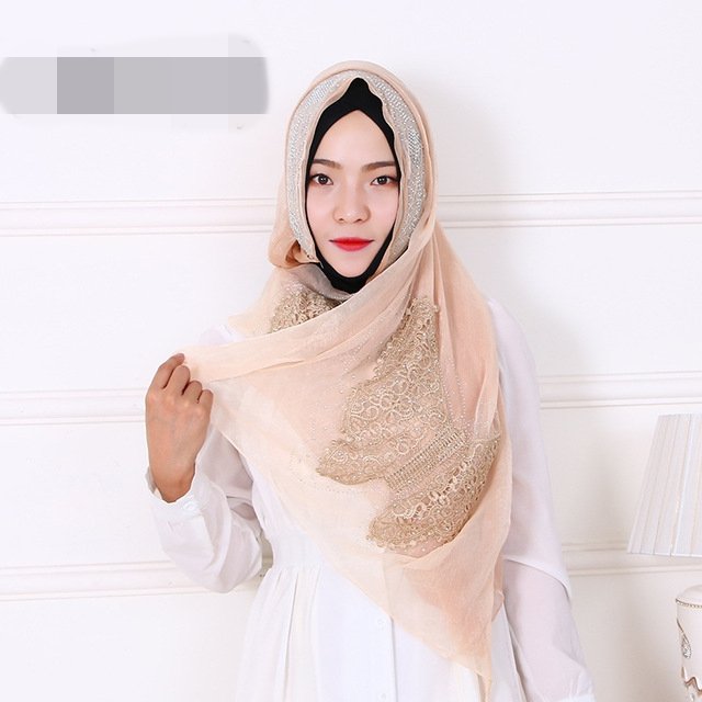 10 Ide Variasi Hijab Brokat Ciamik Buat Kondangan. Manisnya~