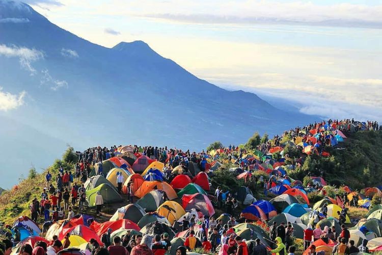 Catet, 6 Destinasi Wisata yang Sebaiknya Nggak Kamu Kunjungi di Liburan Akhir Tahun Ini!