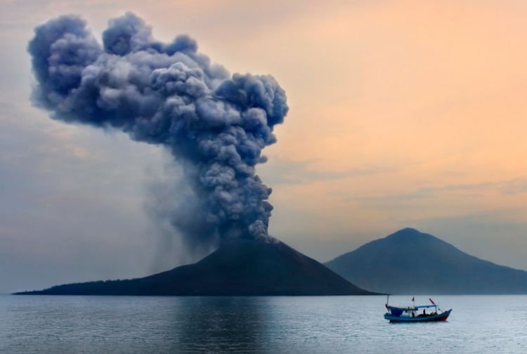 7 Letusan Gunung Paling Mematikan yang Pernah Terekam Manusia. Dua yang Terdahsyat dari Indonesia!