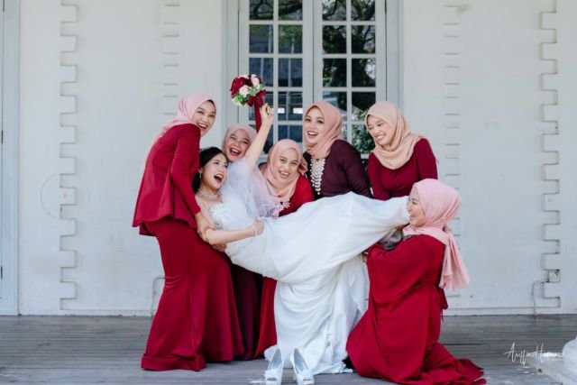 Indahnya Perbedaan, Viralnya Foto Pernikahan di Gereja Bersama Semua Bridesmaid Berhijab di Malaysia Ini Tuai Pujian