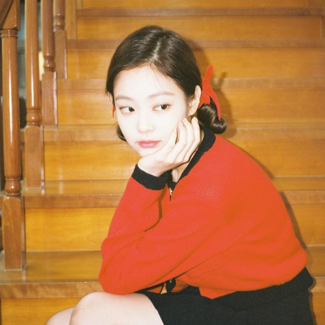 Ultah Hari Ini, Yuk Intip 10+ Inspirasi Outfit ala Jennie Blackpink yang Elegan sampai Casual