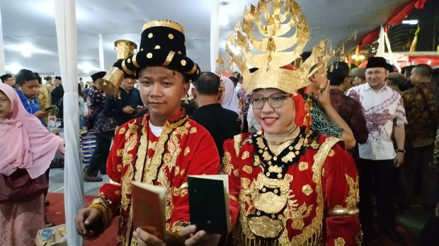 Nikah Massal Nggak Cuma Tradisi Tapi Juga Jadi Solusi. Seperti di DKI Jakarta pas Malam Tahun Baru Ini