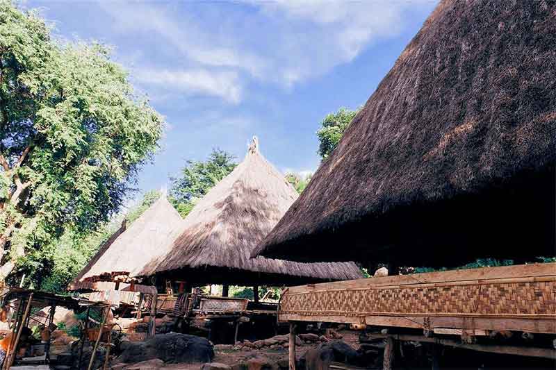 Kenagan Indah Suku Abui dari Desa Takpala NTT