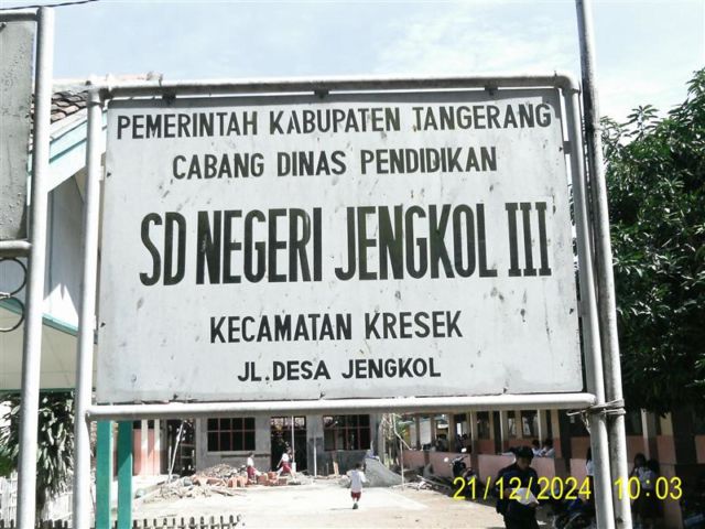 15 Sekolah Dasar yang Namanya Kocak Banget. Tenang, Warganet Jangan Mikir yang Aneh-Aneh, Ya!