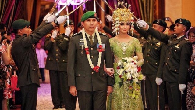 5 Tes yang Harus Dilalui Calon Istri Tentara. Ini Masih di Luar Ngurus Berkas Sebelum Upacara Pedang Pora!