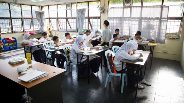 Ajari Anak Cewek Jaga Kehormatan Diri, Buku Teks untuk Anak-anak SD Malaysia Ini Diprotes Keras