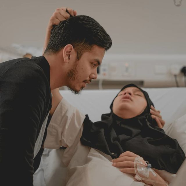 Nggak Hanya Ibu yang Berjuang Saat Melahirkan, Ayah pun Mengalami 10 Perasaan Tak Karuan Ini