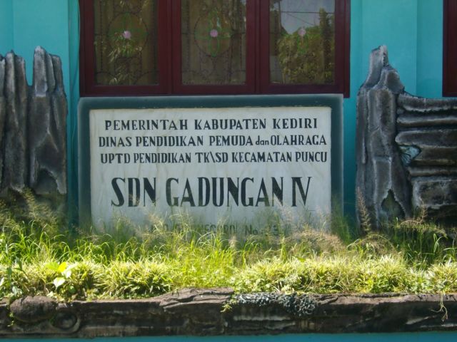 15 Sekolah Dasar yang Namanya Kocak Banget. Tenang, Warganet Jangan Mikir yang Aneh-Aneh, Ya!