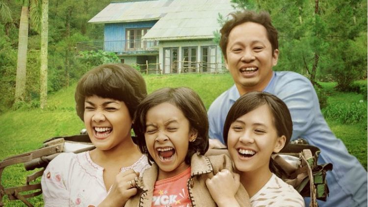 5 Alasan Kamu Harus Nonton Film Keluarga Cemara!