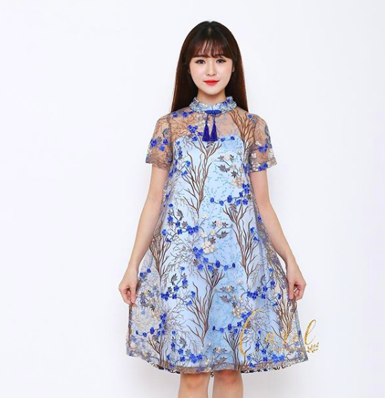 9 Inspirasi Busana Cheongsam Model Loose Dress yang Longgar. Aman Buat Perut yang Melebar!