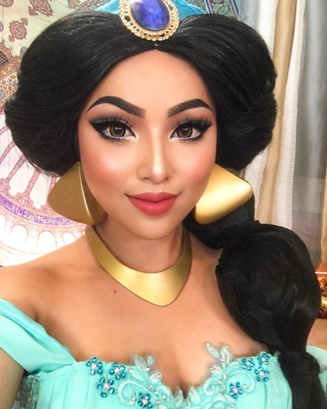 Dari Kepala Terbalik, Seleb Beken Sampai Jadi Cowok, 12 Transformasi Beauty Vlogger Ini Kebangetan Kerennya