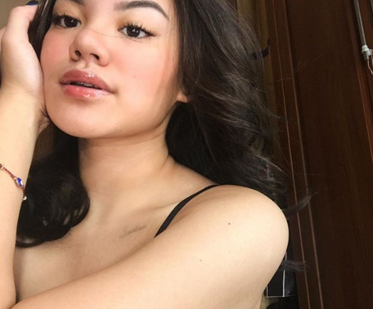 10 Nominasi Artis 'Bermuka Boros' Ini Bakal Bikin Kamu Kaget. Padahal Mereka Cantik-Cantik, Lho