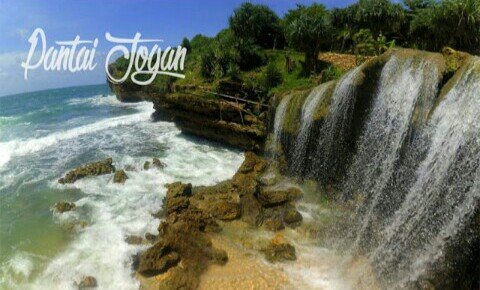 Pantai Jogan air terjun