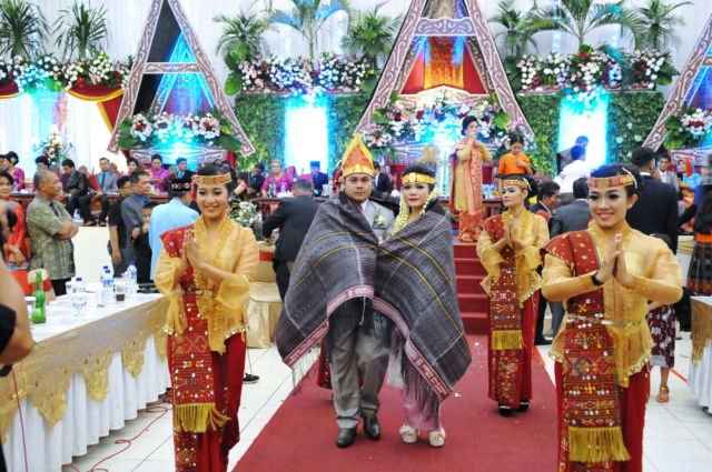 Memahami 11 Langkah Rumit nan Panjang dalam Prosesi Nikah Adat Batak Toba yang Sakral dan Sarat Doa