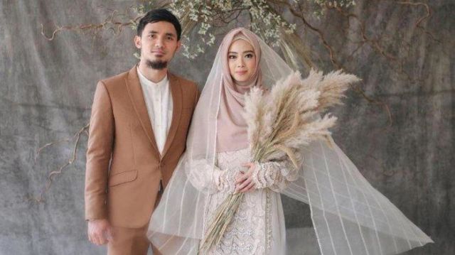 11+ Inspirasi Cantik Post-Wedding yang Lagi Kekinian. Bisa Tampil Mesra tanpa Perlu Sungkan-sungkan, Ya Kan?