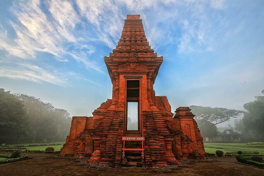 5 Tempat Wisata Sejarah Peninggalan Majapahit yang Instagrammable ini Musti Kamu Kunjungi!