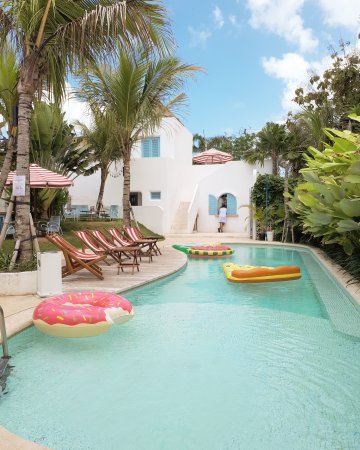 Santorin kitchen and pool