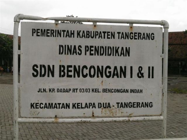 15 Sekolah Dasar yang Namanya Kocak Banget. Tenang, Warganet Jangan Mikir yang Aneh-Aneh, Ya!