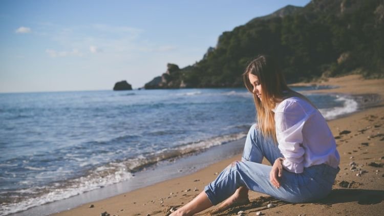 Cinta Selalu Sepaket dengan Rasa Ingin Memiliki, tapi Bagaimana Jika Takdir Berkata Lain?