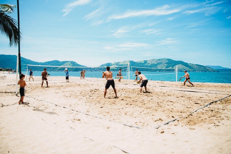 Ini 5 Permainan Outbound Pantai yang Bikin Liburanmu Tambah Menyenangkan