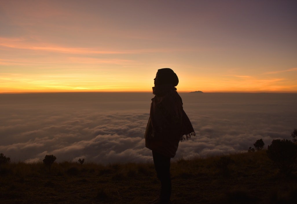 Dari Wanita yang Kau Gores Hatinya Hingga Memar, Terima Kasih Telah Memanduku Hijrah ke Jalan yang Benar