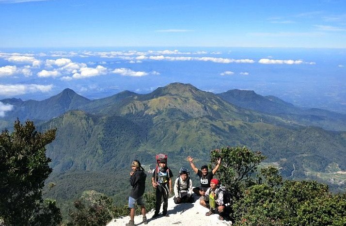 Begini Kronologis Hilangnya Pendaki di Gunung Lawu. Sudah Seminggu, Tak Kunjung Ketemu