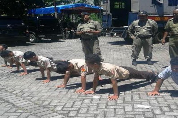 Telat Bayar SPP, Siswi SD Kabarnya Dihukum Push Up Sampai 100 Kali. Kata Kepsek: Untuk Shock Therapy