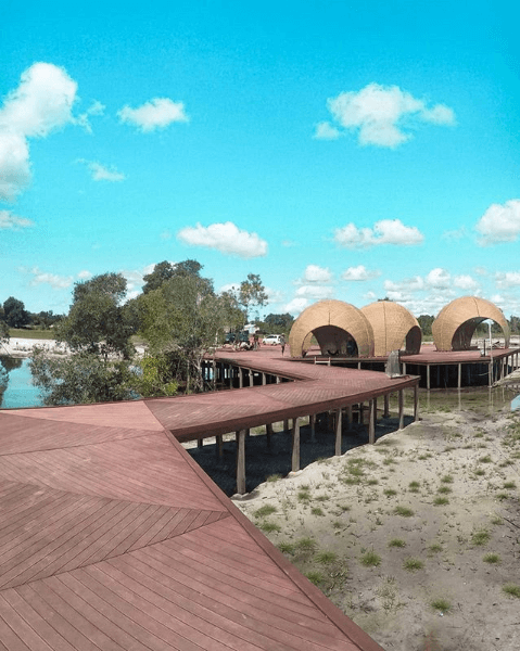 Rumah Keong dan Dermaga Kirana