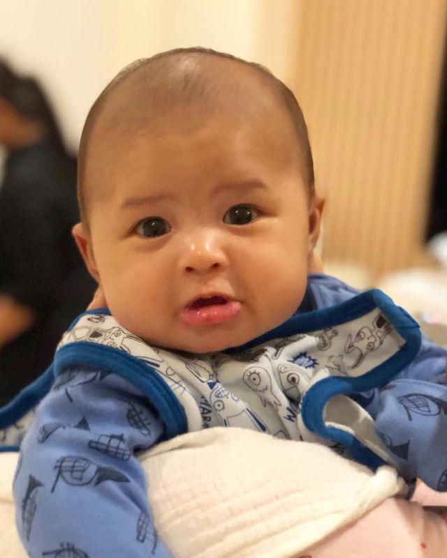 Jadi Hadiah Terindah, Inilah Potret Tumbuh Kembang Raphael Moeis Anak Sandra Dewi. Uw, Gemesh!