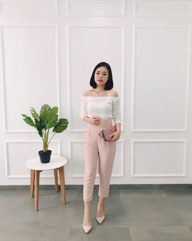 10 Ide Atasan Off Shoulder ala Selebgram yang Kecenya Kebangetan. Bikin Wajah Jadi Lebih Tirus Lo~